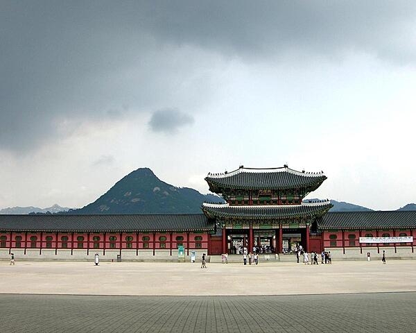 Gyeongbokgung royal palace in northern Seoul, South Korea. First constructed in 1394, it was reconstructed in 1867.
