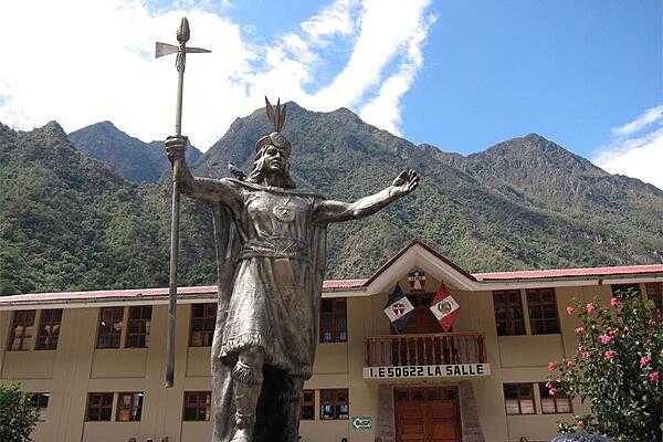 Statue of Inca Emperor Pachacuti, who reigned from 1438 to 1472, in a square in Aguas Calientes, Peru.